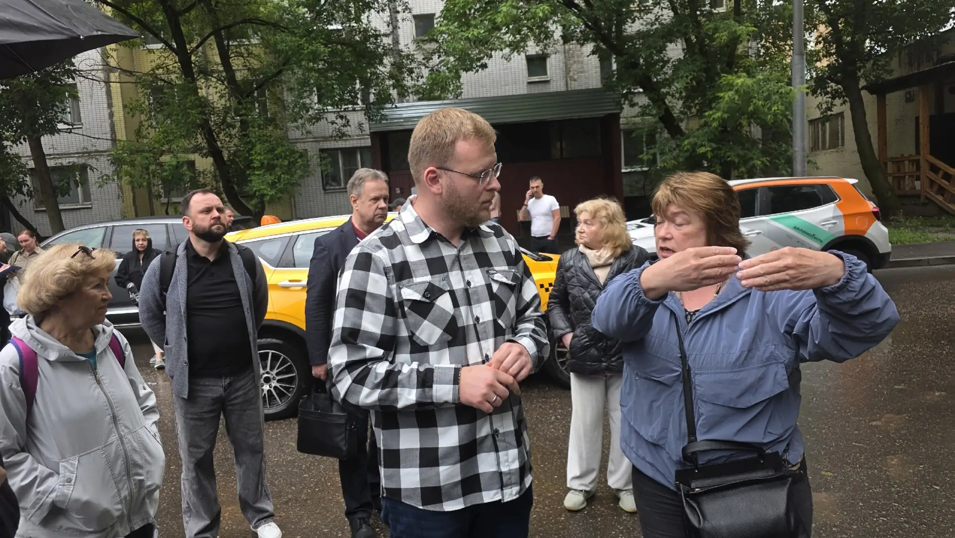 Сегодня, 15 июня, глава управы района Щукино Дмитрий Вишняков провел традиционный обход территории р