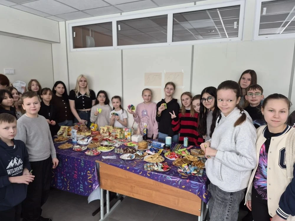 Масленица в школе — уже сегодня! 🥞☀️  Встречаем весну вместе: в каждом классе проходят тёплые мастер