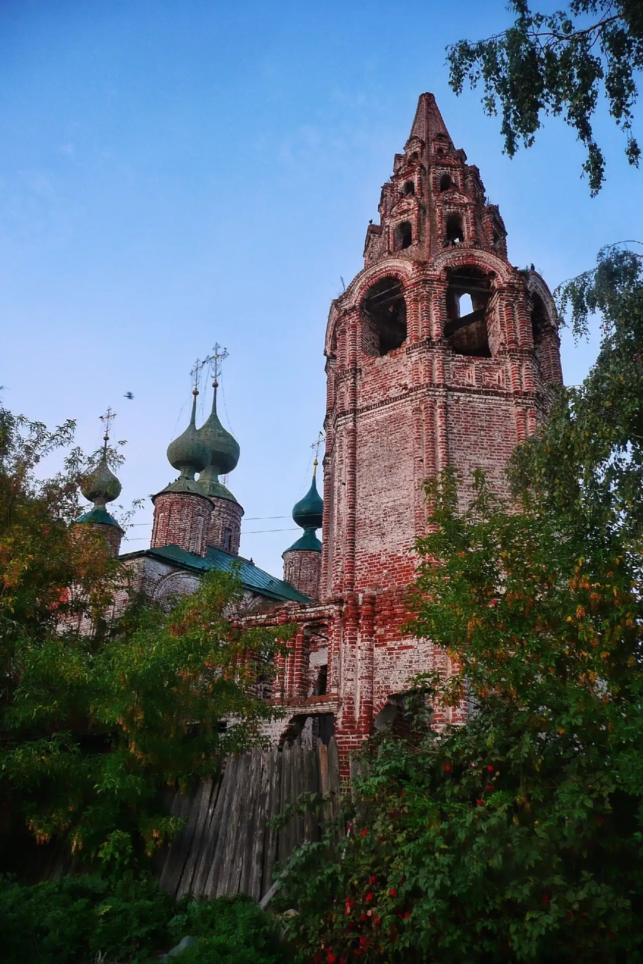 ⛪ 🔔 Повреждённая грозой колокольня в Сербилове будет отремонтирована    Колокольня старинного храмов