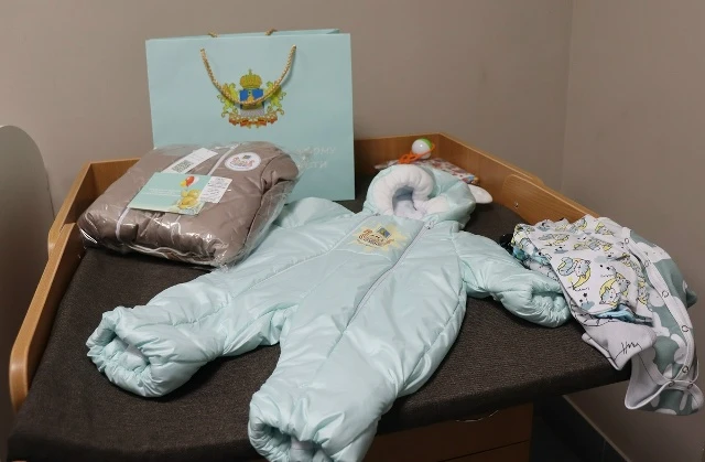 В Костромской области более 27 тысяч семей получили подарочные комплекты для новорожденных