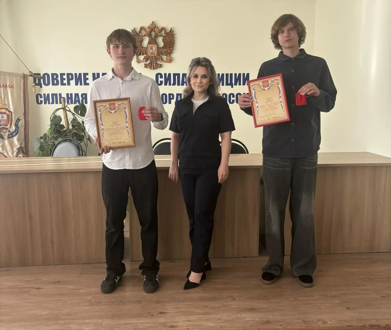 ОДИН ДЕНЬ С ИНСПЕКТОРОМ ПДН: ОПАСНЫЕ ИГРЫ НА ВЫСОТЕ И ПОМОЩЬ НЕРАВНОДУШНЫХ ПОДРОСТКОВ