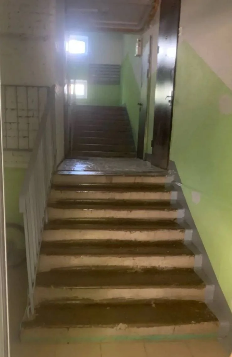 🧽 Выполнили очередную влажную уборку в подъезде на Вишневом бульваре д.7

Какие работы произвели❓


