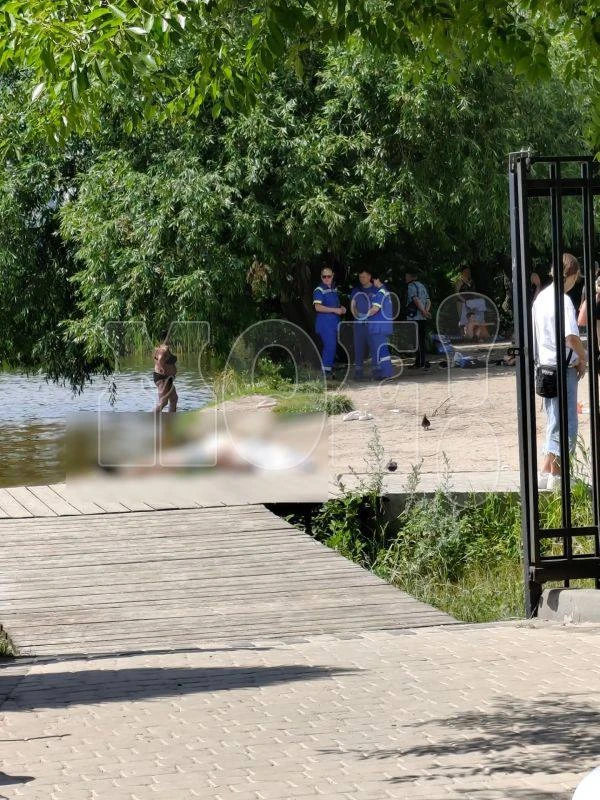 ⚡️Мужчина скончался прямо на пляже парка «Дельфин»