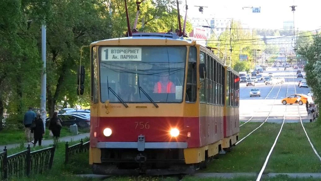 Доброе утро, друзья! Четверг 2 июля. 
Сегодня в Екатеринбурге переменчивая погода: сейчас +17°C, но 