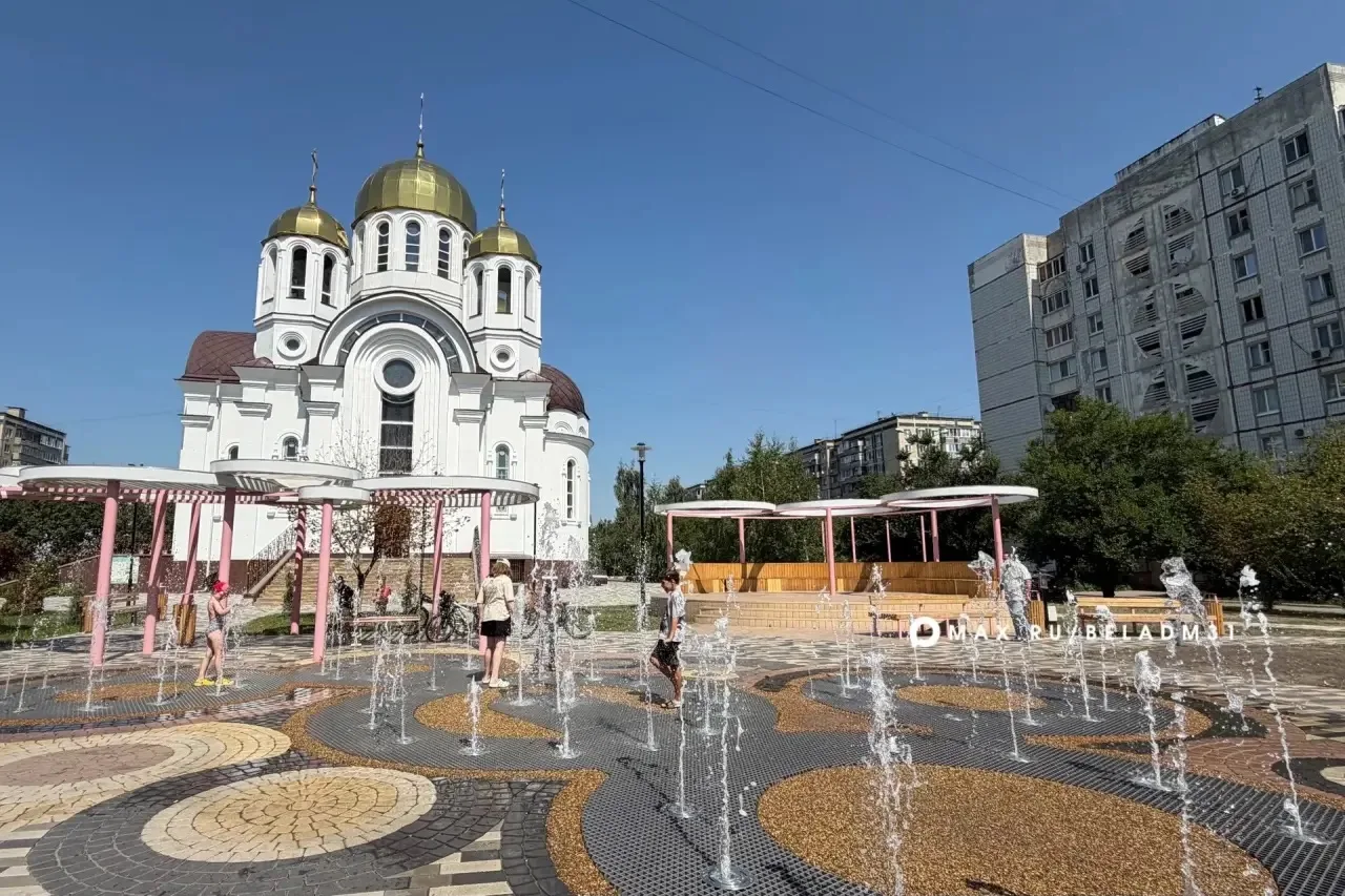⛲ В Почаевском сквере заработал контактный фонтан