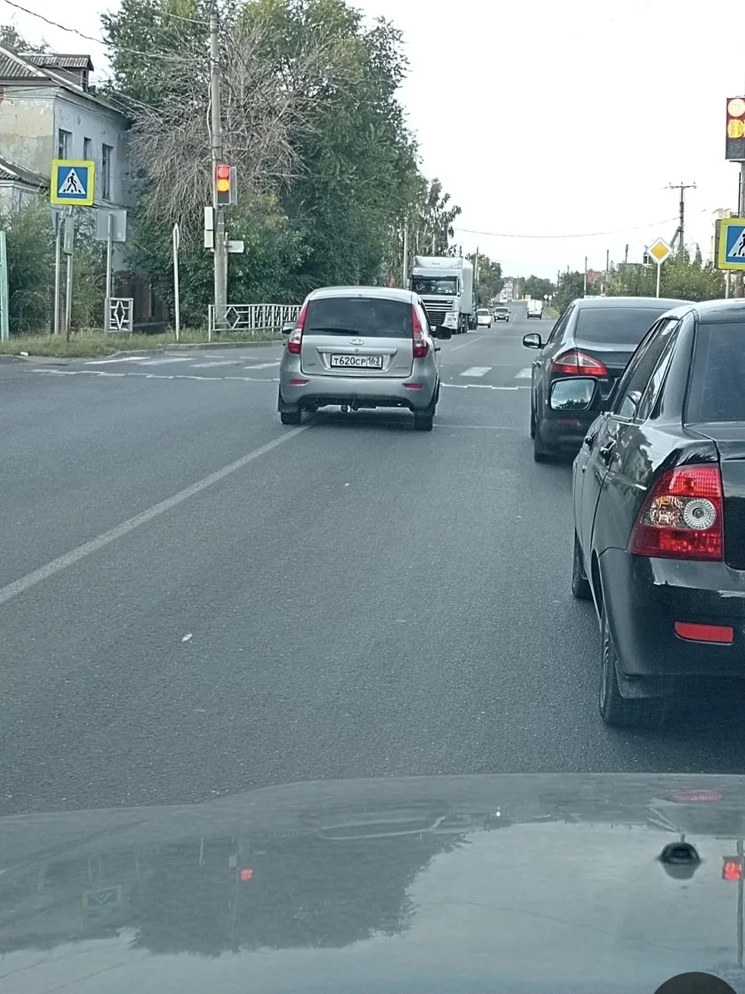 Побольше таких ловить и штраф 15-шку надо