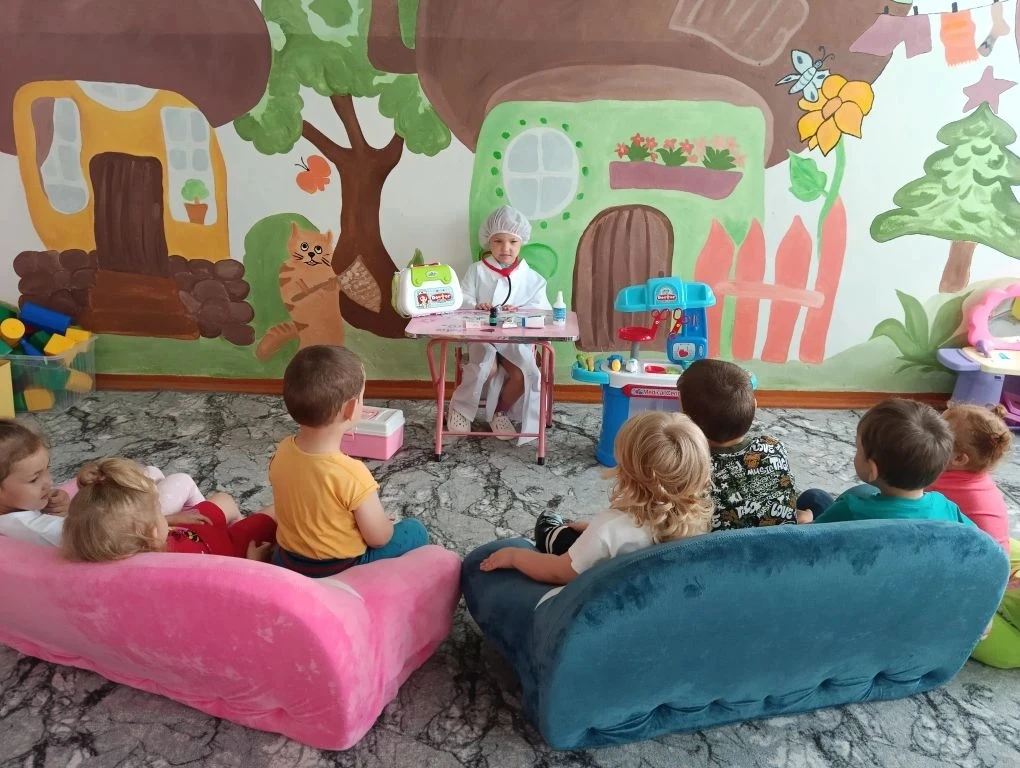 Сегодня в нашей дошкольной группе прошла увлекательная сюжетно‑ролевая игра «На приёме у доктора»! �