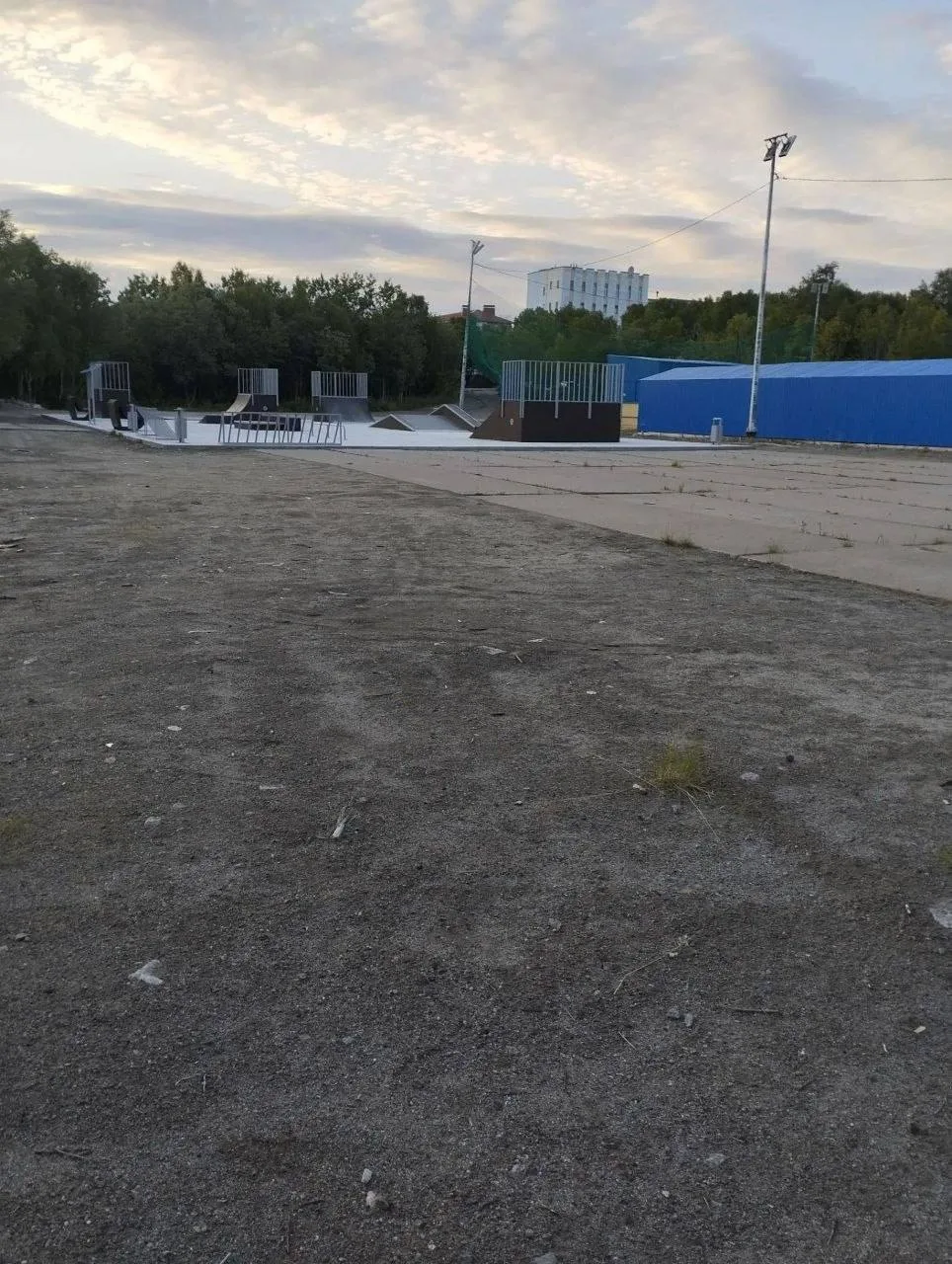 😡 В Сафоново жестоко убили собаку и выбросили тело на детской площадке

В посёлке Сафоново местные 