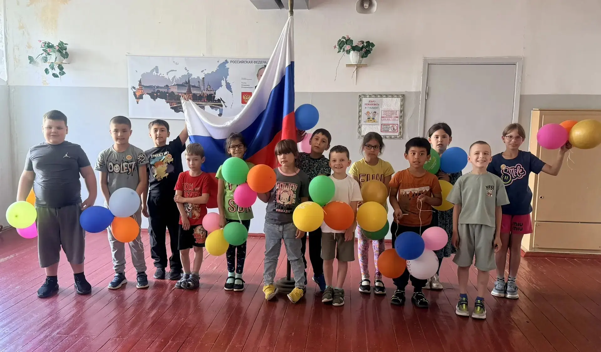 В преддверии Дня России в нашем лагере «Дружба» под руководством воспитателей были организованы увле