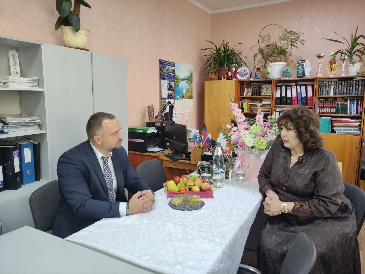 📢 Тепло первого звонка и искренние улыбки детей: Сергей Еропутов поздравил харцызских ...