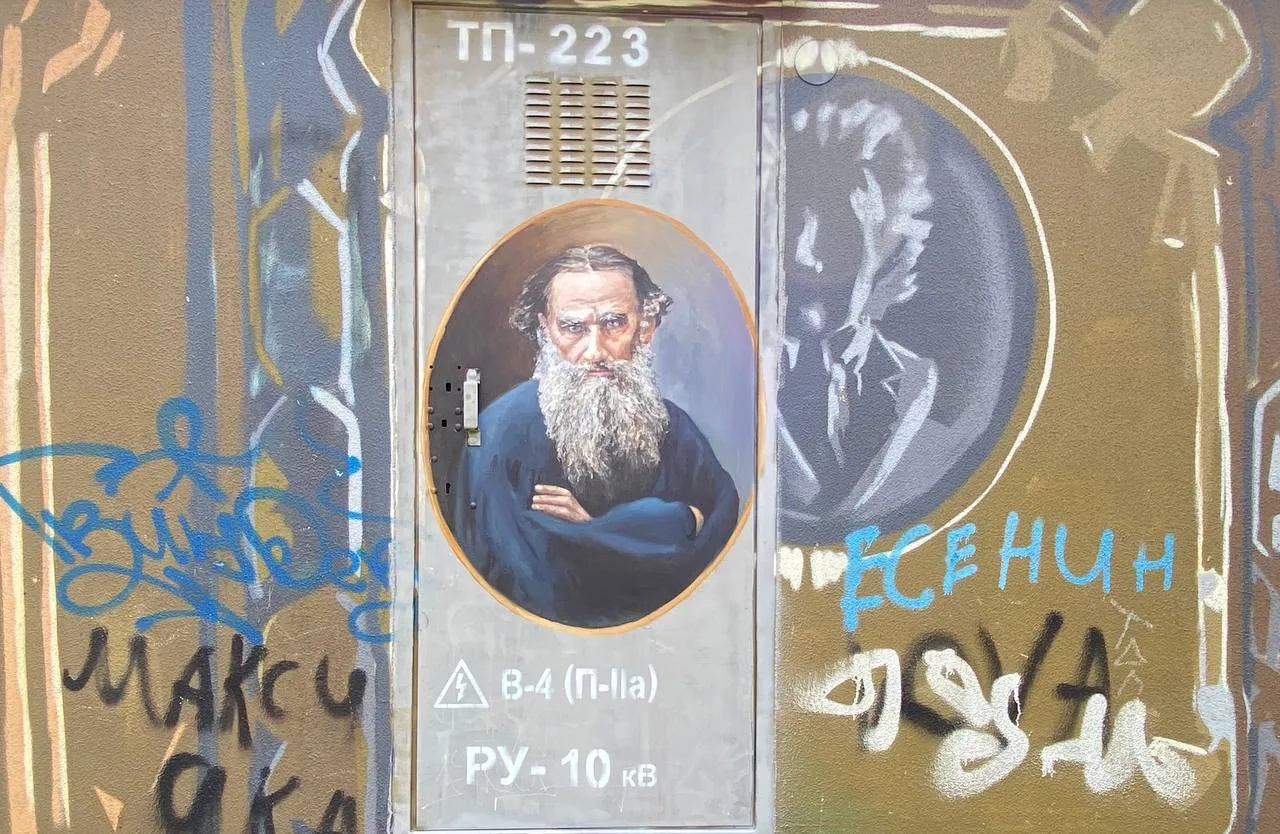 🎨 Два вида уличного искусства 

Подписаться на @khimki_mo