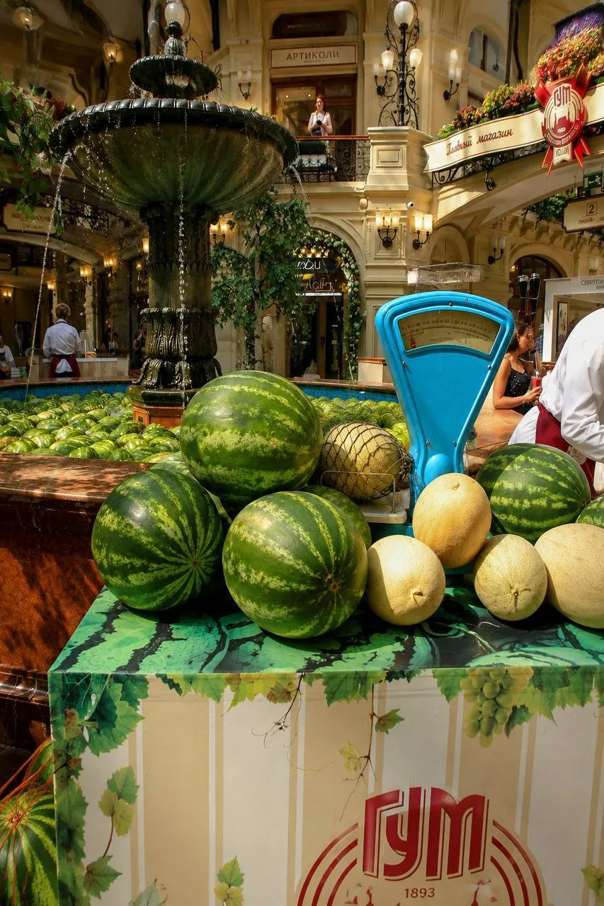 🍉 В ГУМе стартовал арбузный сезон