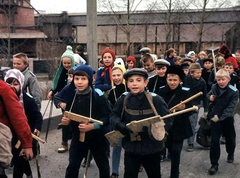 На «Зарницу»!