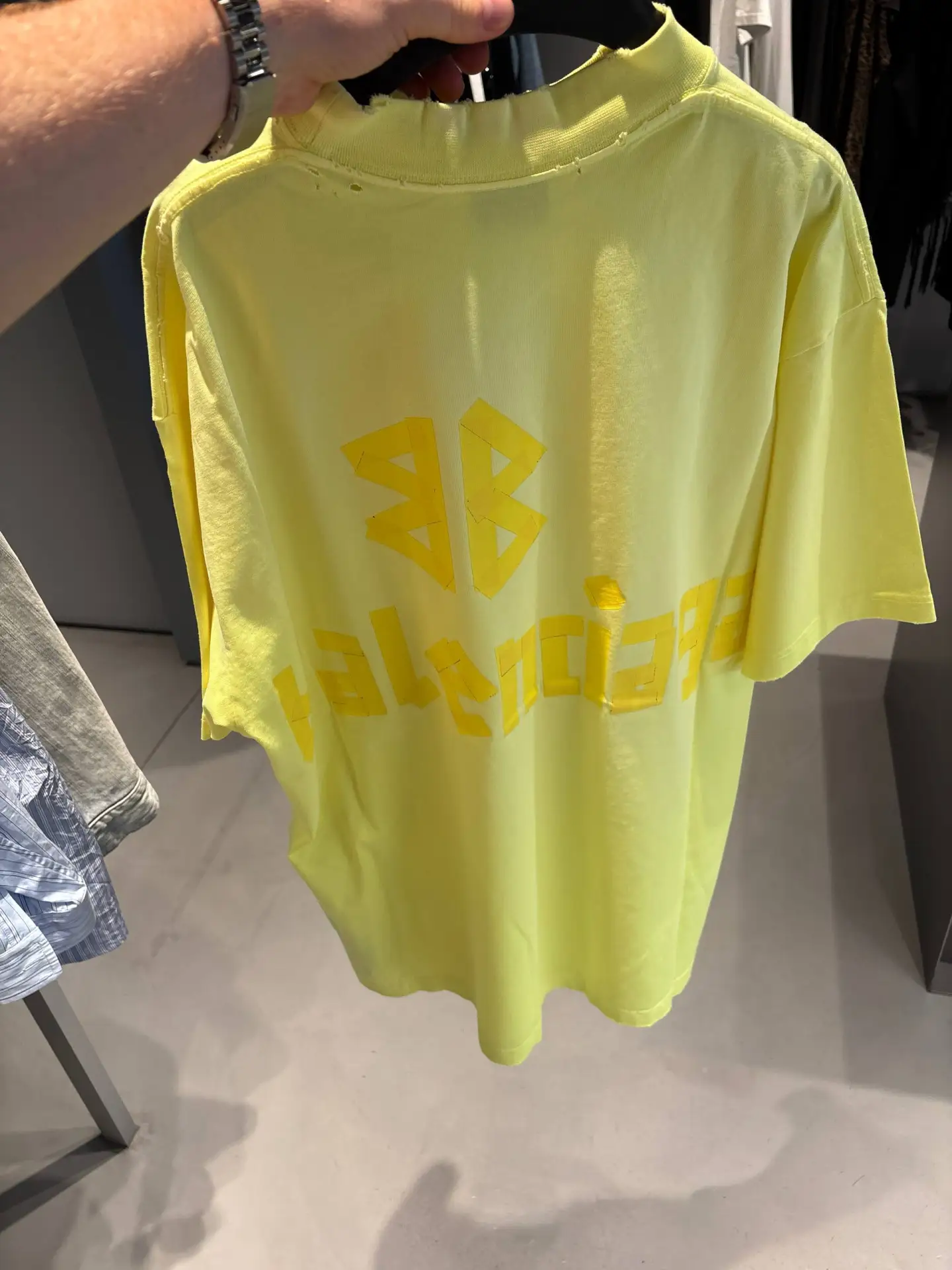 Очень красивый цвет ярко салатовая 40.050 ₽