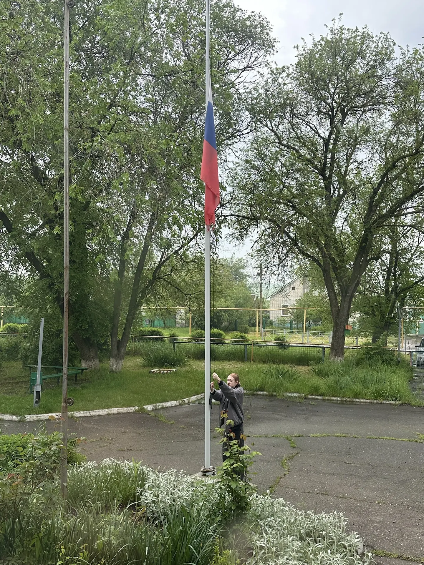 «Утро понедельника, 18 мая 2026 года, началось по‑особенному: под звуки гимна подняли ф...