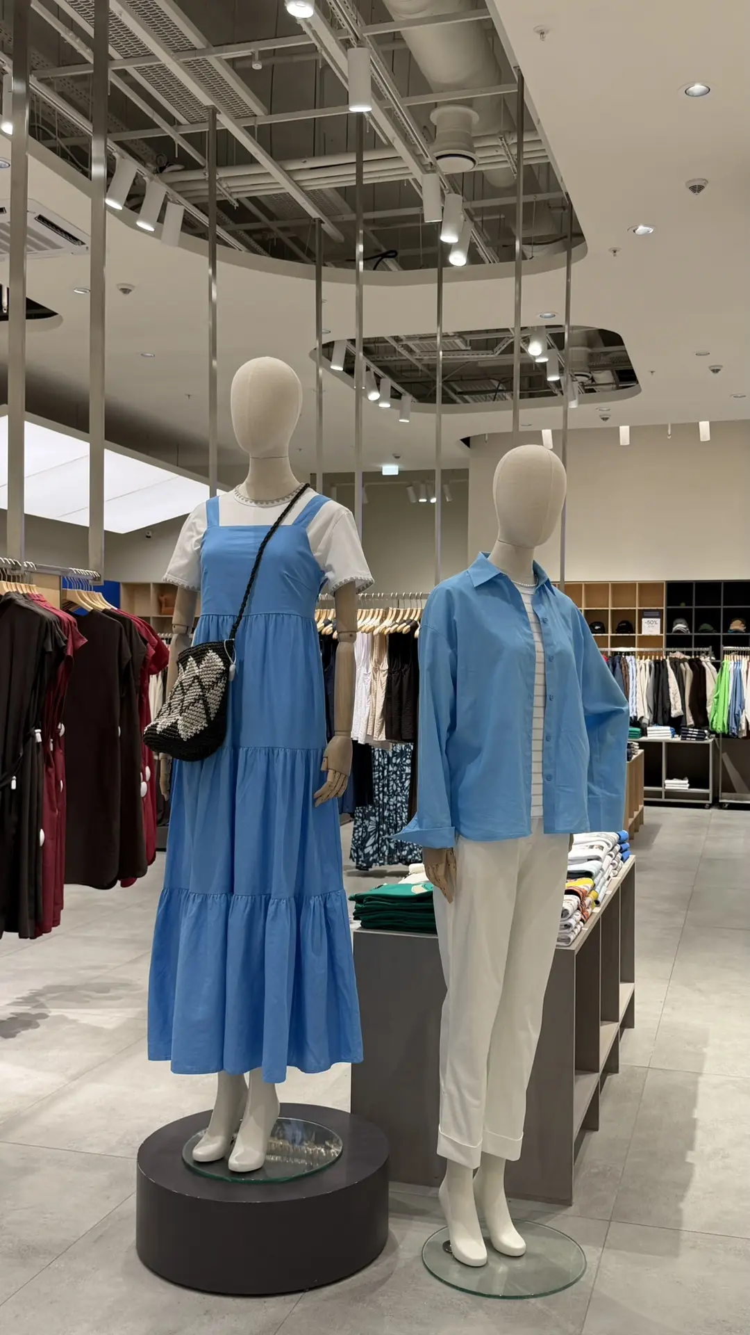 В летний период предпочитаю натуральные ткани 🤍

Мой выбор - Finn Flare 👚
Качественная база, котор