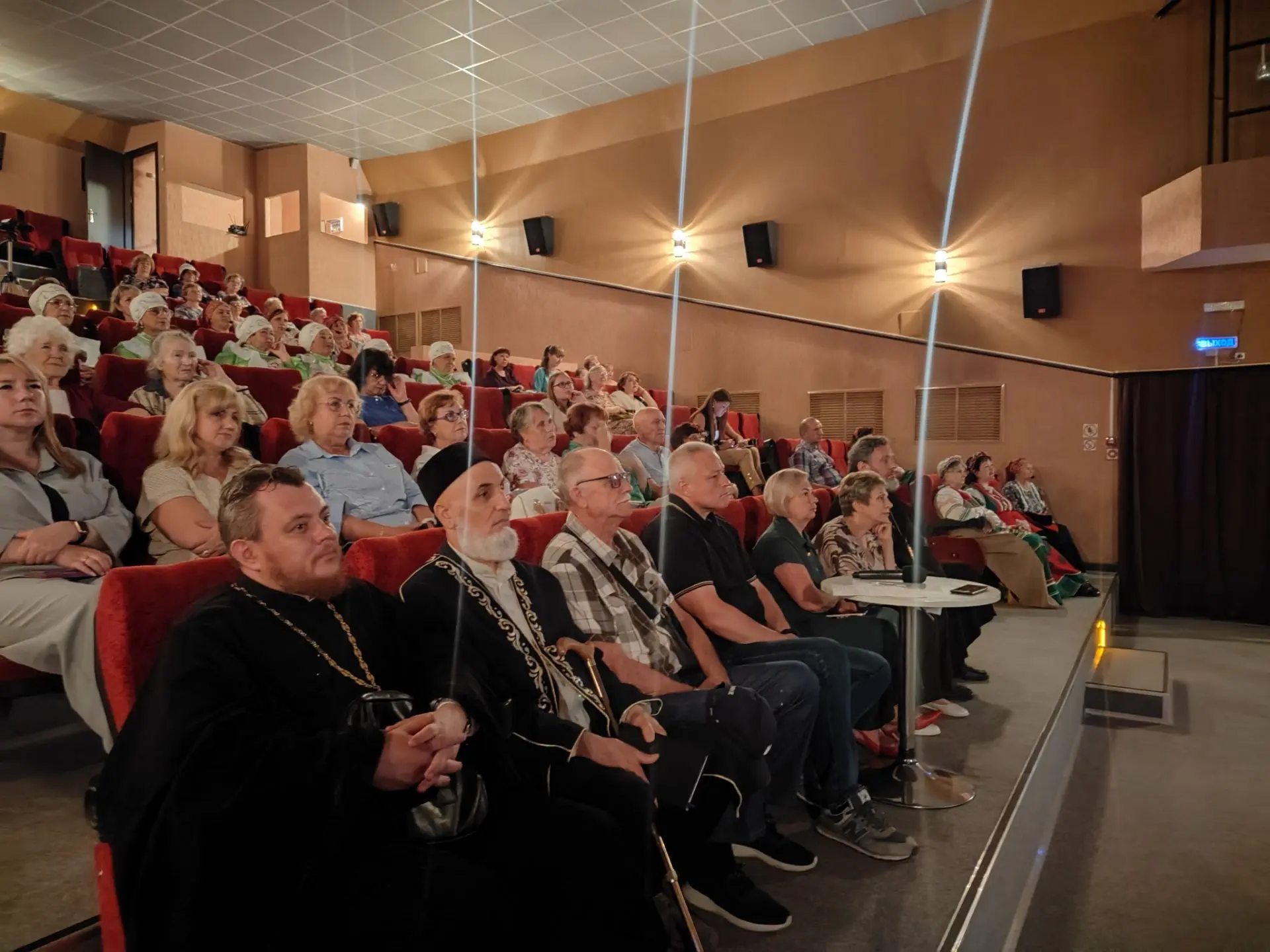 Во Дворце культуры «Октябрь» прошло заседание Совета по межнациональным и межконфессион...