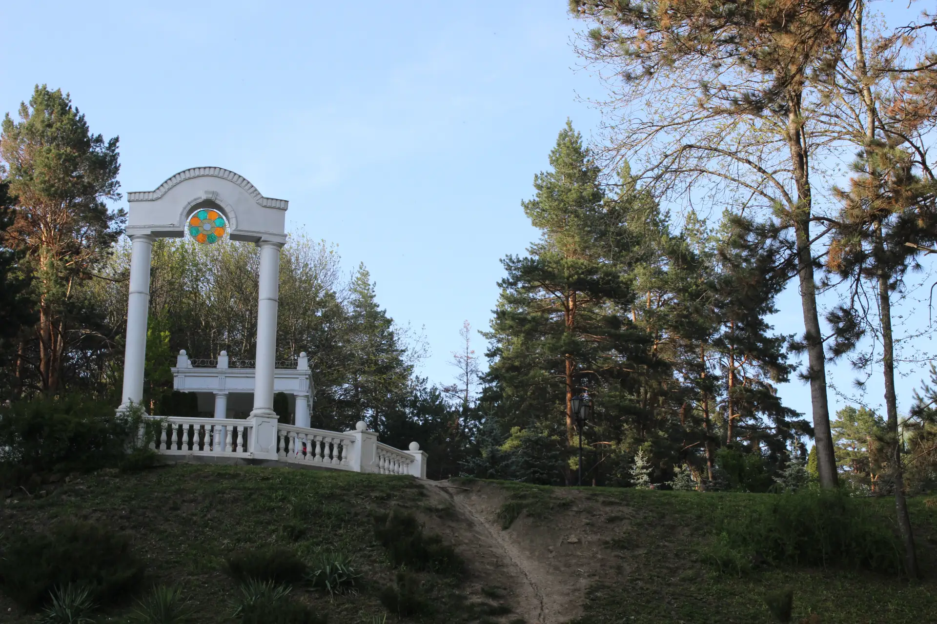 В пятницу, 10 апреля, в городах КМВ снова ожидаются похолодание и небольшой дождь. Ветер 3-5 метров 
