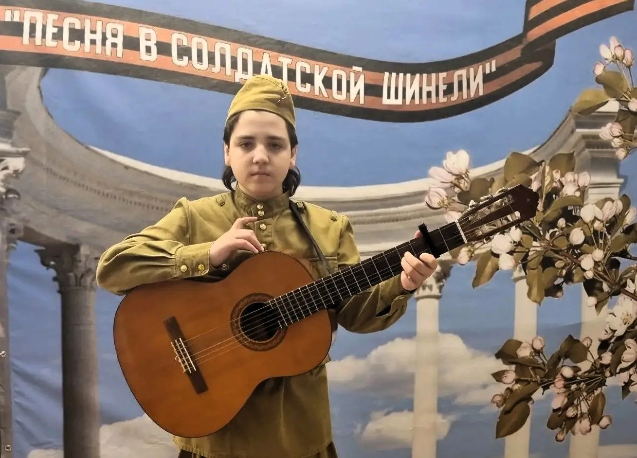 🇷🇺🎤 Наши ребята покорили «Воробьёвы горы» песней и духом!

Учащиеся нашей гимназии достойно предс