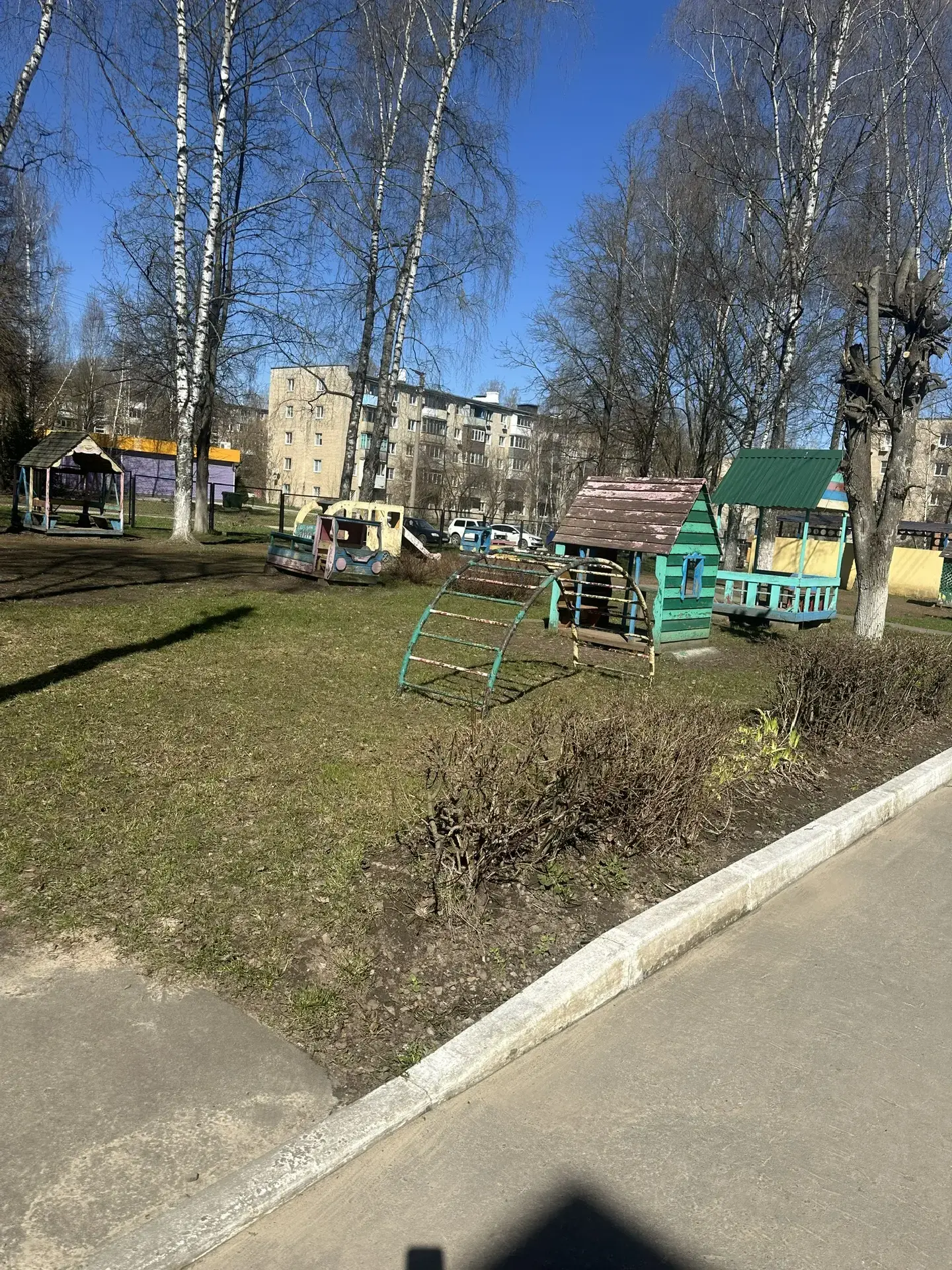 Благодаря совместным усилиям наша территория становится ещё красивее, ухоженнее и безоп...