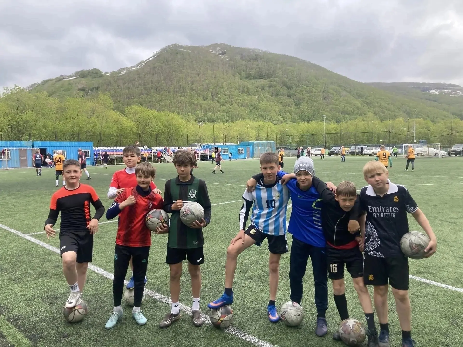 Опыт ветеранов для будущего камчатского футбола⚽️

14 июня в рамках проекта «Футбол NEXT 2026» камча