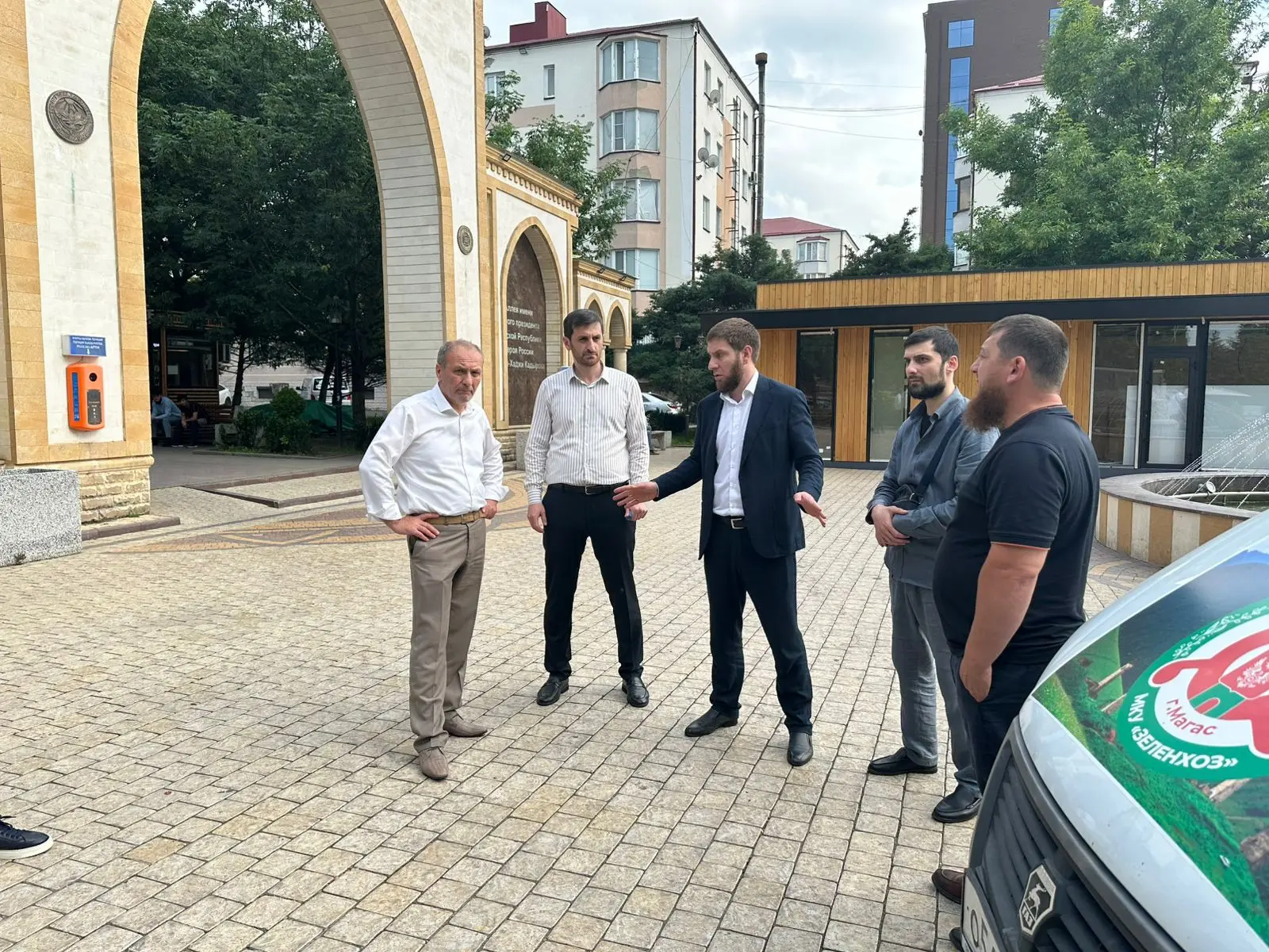 ✅В Магасе партийный десант Единой России проверил торговые точки на аллее им. А. Кадырова.