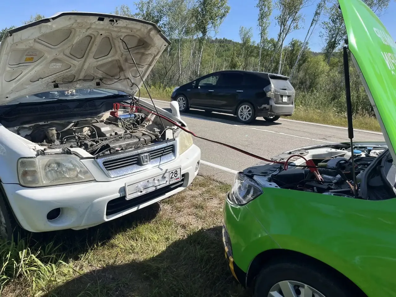 🛞Мужчинам тоже нужна помощь на дороге: заглохший автомобиль не выбирает пол водителя