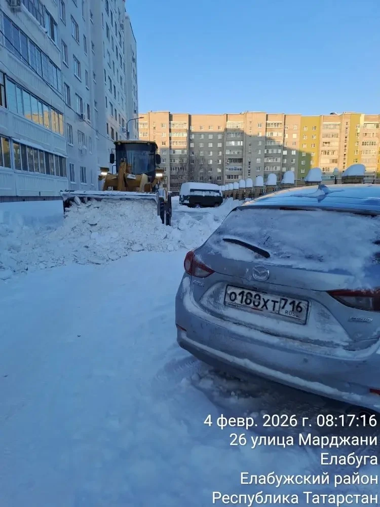 Начинаем комплексную очистку дворов, но, как видим, не все жители с нами солидарны)  Хочется поблаго