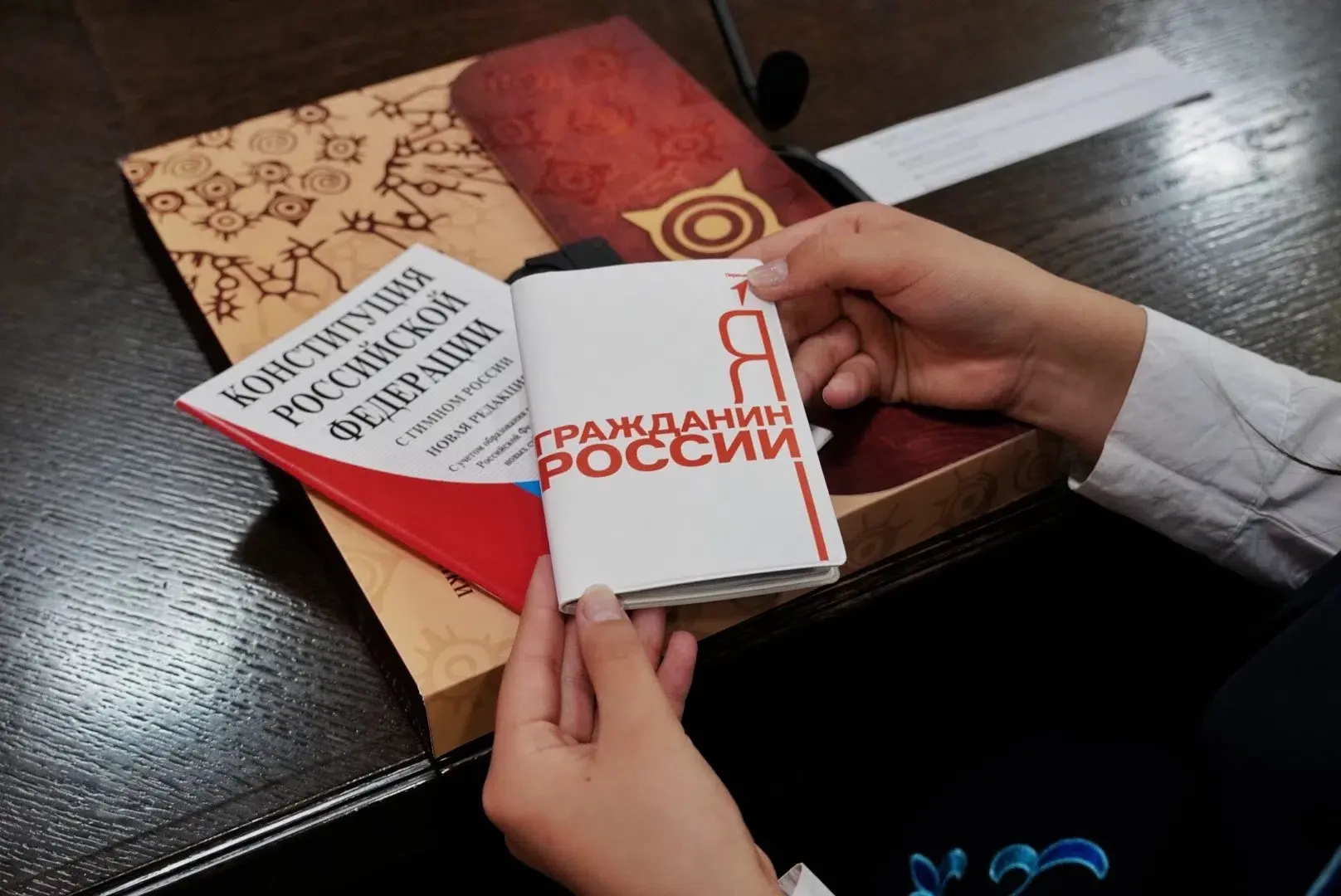 🇷🇺 Первый паспорт — первый шаг во взрослую жизнь!

Кадет Росгвардии и активист Движения Первых - Ж