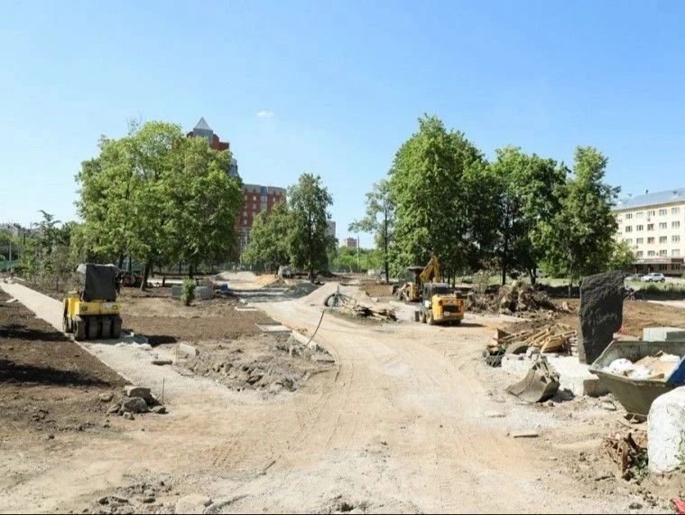 Благоустройство сквера на пересечении ул. Ф. Смирнова и Красноармейского проспекта выпо...