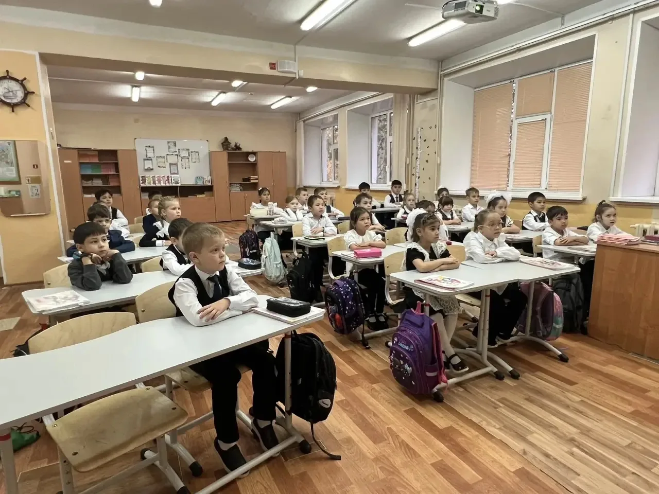 Сегодня в нашей школе прошли очередные занятия цикла «Разговоры о важном», приуроченные...