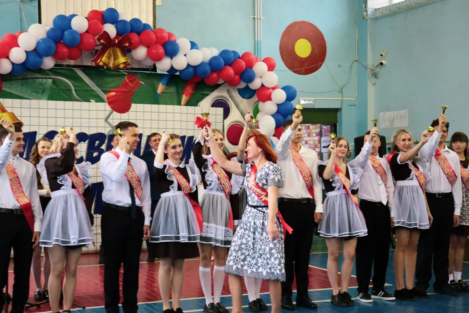Последний звонок: точка, с которой начинается лето! 🔔☀️