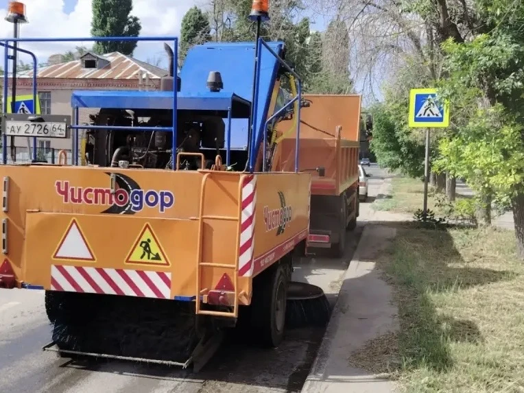 🚛Поддержание чистоты улично-дорожной сети района ведется ежедневно