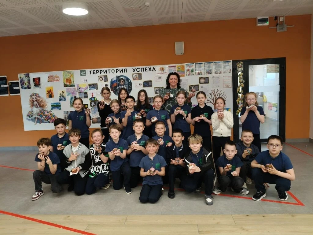 🐣 Украшаем яйца, клеим аппликации и декорируем куличи 🐣  В 3 «Б» классе прошёл необычный открытый ур