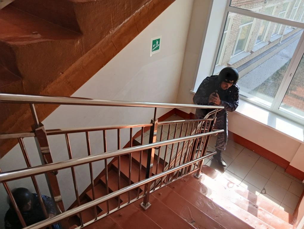 Сегодня в МКОУ Ракитовская СОШ прошли антитеррористические учения с привлечением сотруд...