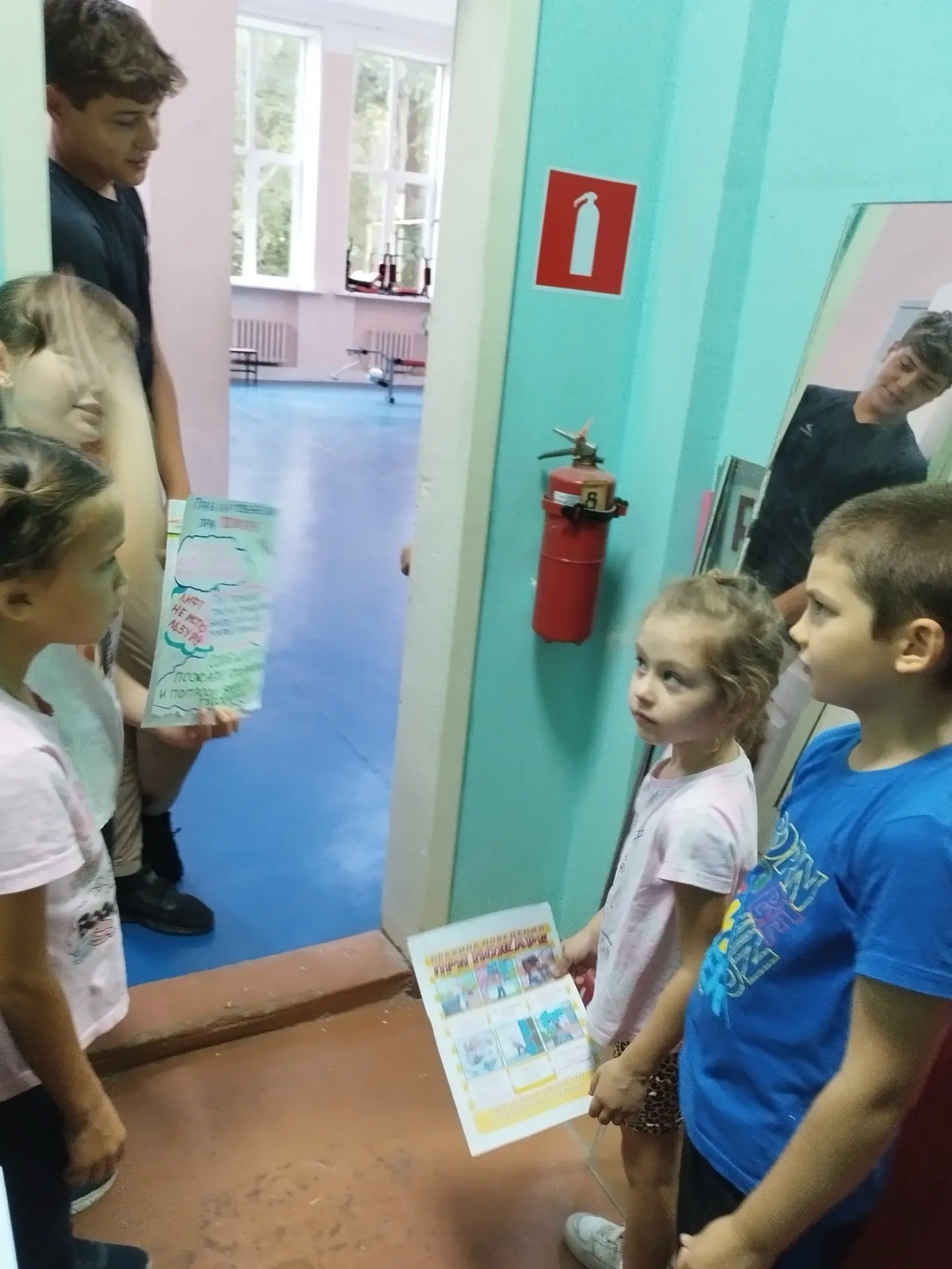 В рамках месячника безопасности в объединении «Школа скалолазания» состоялось занятие, ...