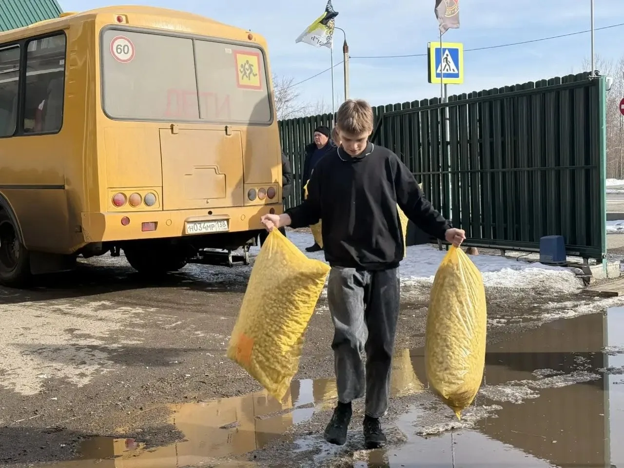 Добро там, где его ждут. Наша школа отвезла очередную гуманитарную помощь в приют для собак К-9. Кор
