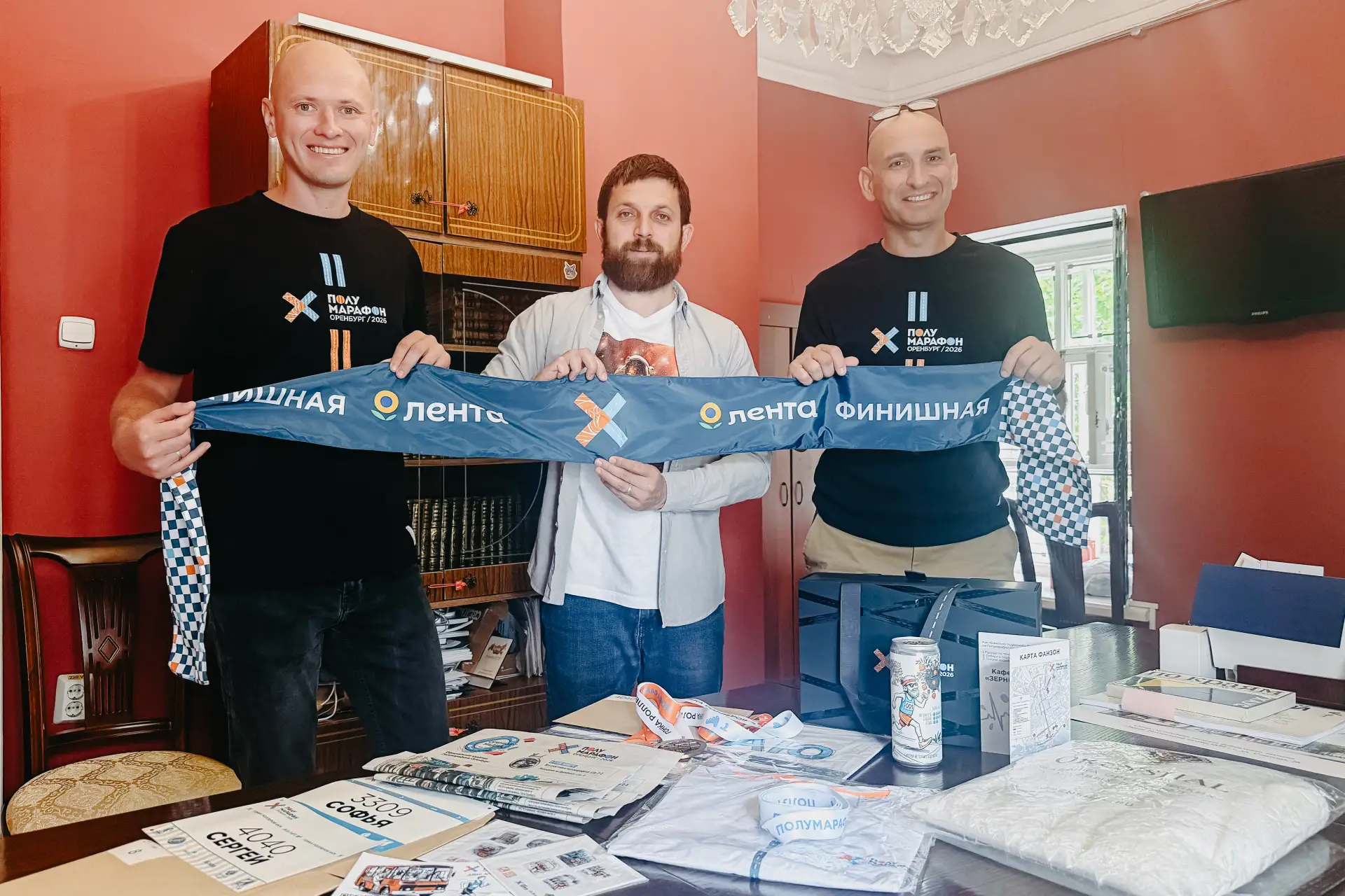 Фонды музея пополнились новыми экспонатами

Руководитель Центра развития физической культуры, спорта