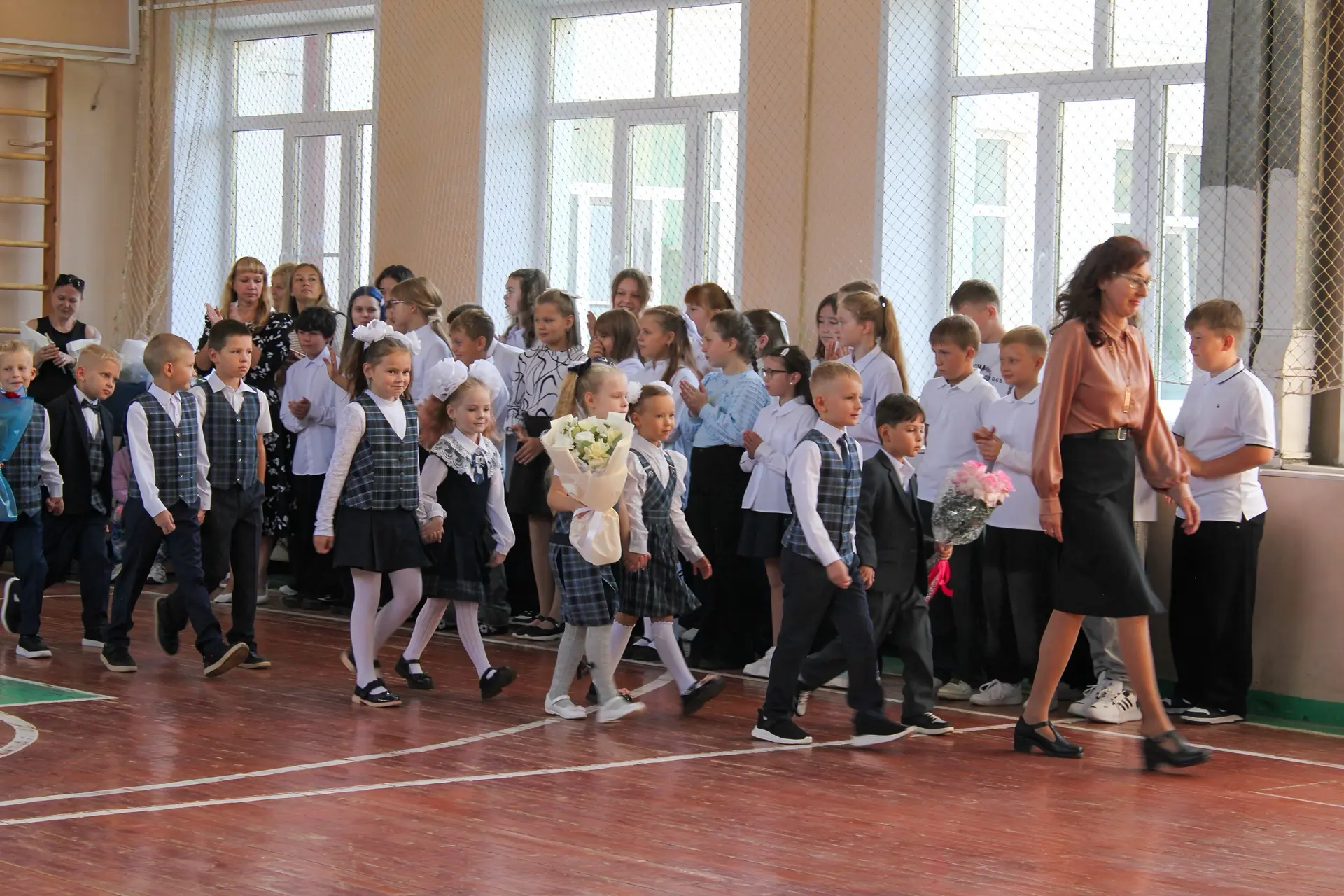 🎉 ДЕНЬ ЗНАНИЙ - СНОВА В ШКОЛУ! 🎉