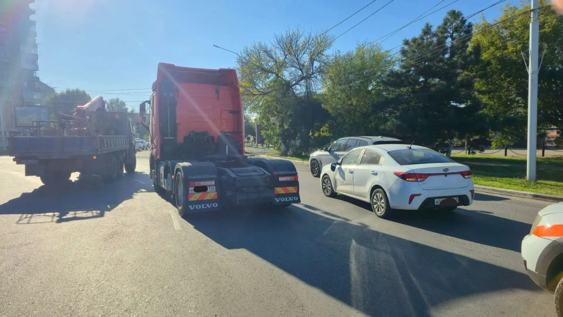 ДТП произошло на площади Юбилейной, между Баклановским проспектом и улицей Первомайской.