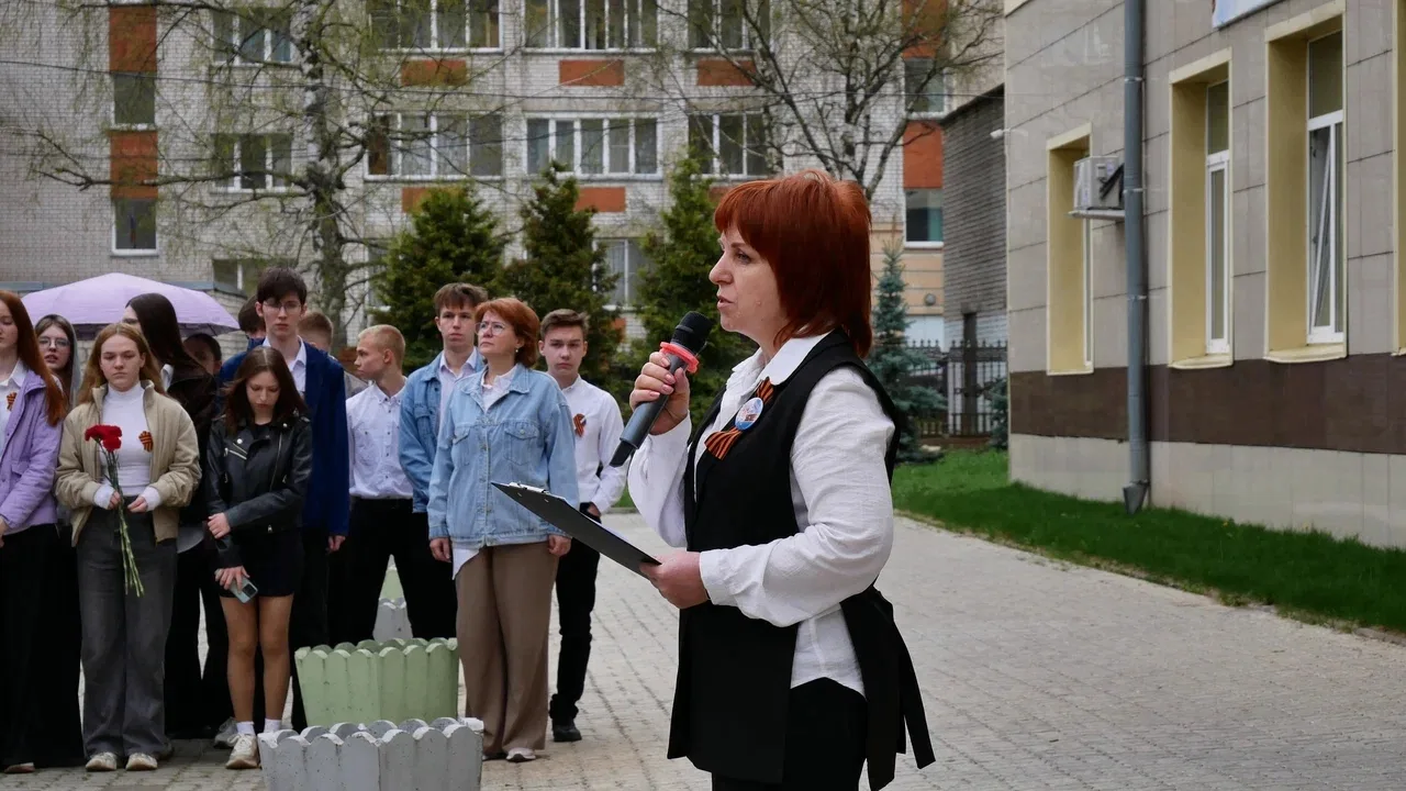 🕊В преддверии великого праздника старшеклассники собрались на линейки, посвященные Дню Победы, чтобы