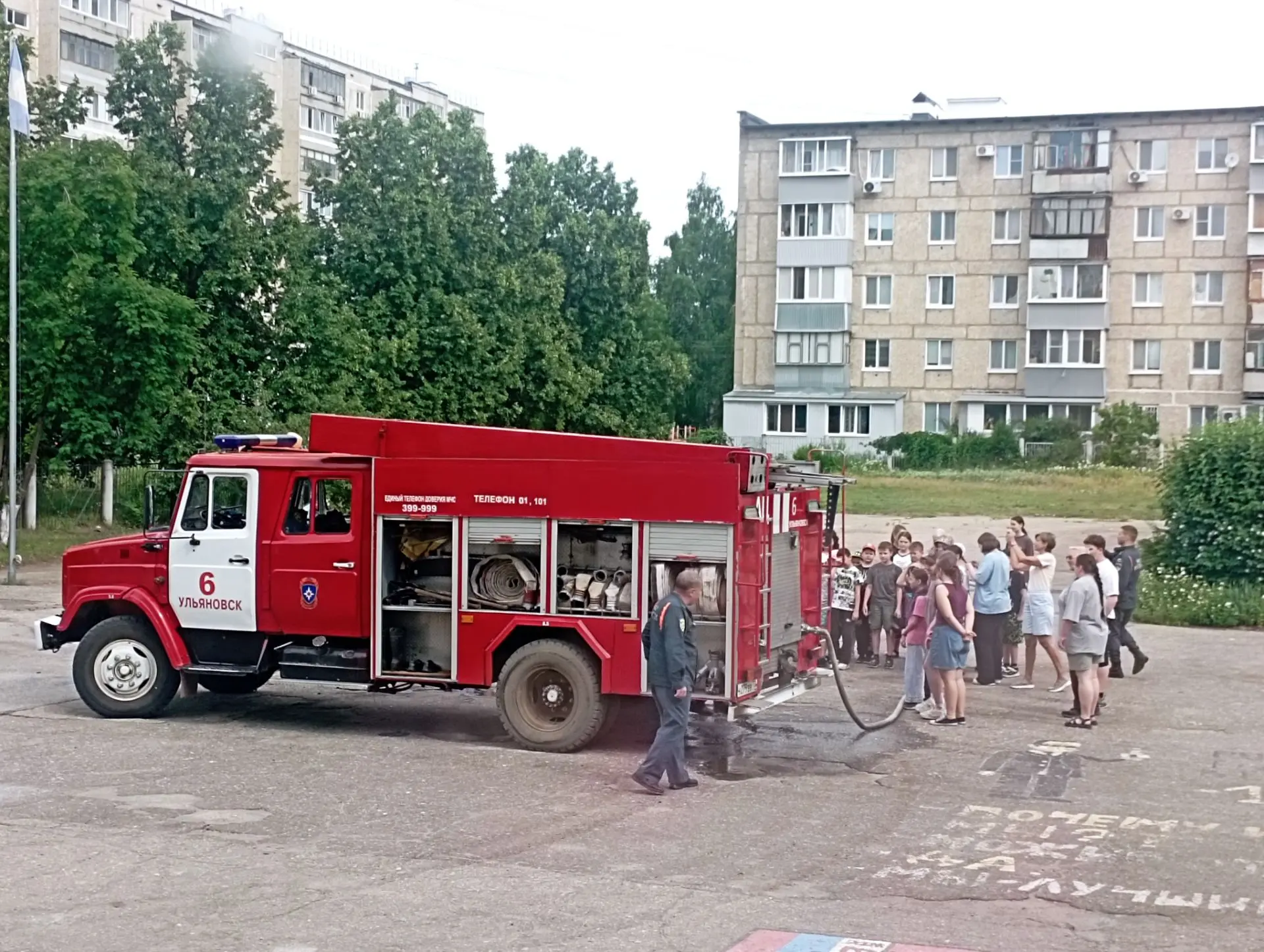 🎒 20.06 в лагере — увлекательное путешествие «Мир профессий»! 🎉   

Ребята встретились с настоящим