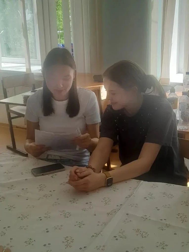 А у нас продолжается фестиваль ПредпоЧтения!📚  Фестиваль "ПредпоЧтения" сегодня собрал учащихся 8Г к