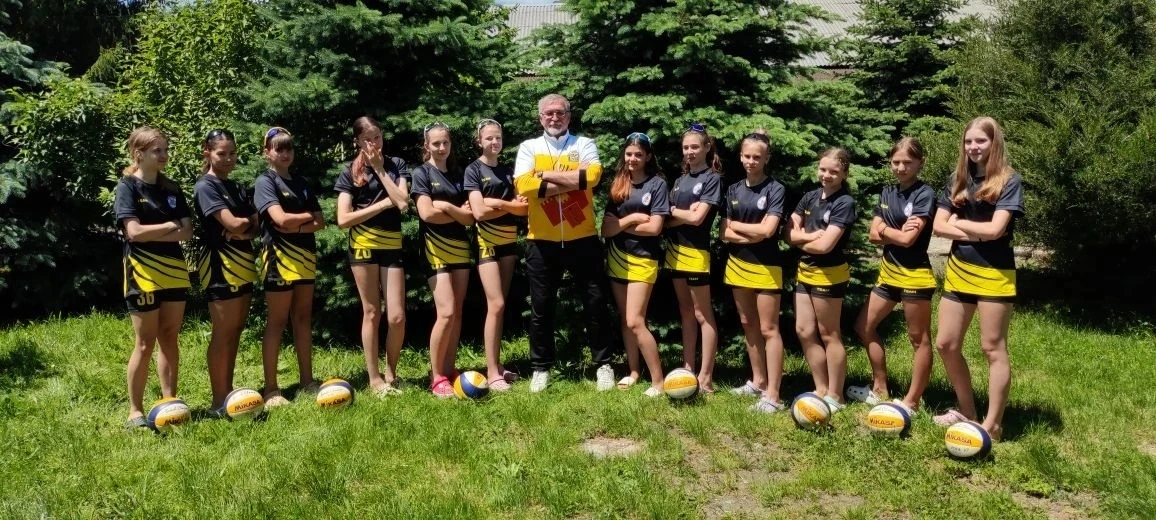 Воспитанницы СШОР №1 успешно завершили сборы 🏐

Воспитанницы СШОР №1 вместе со своим тренером Викто
