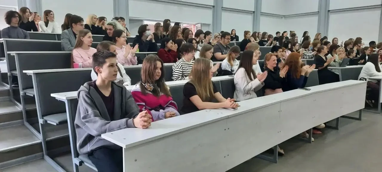 День переводчика: школьники и студенты ЮГУ вместе отметили праздник