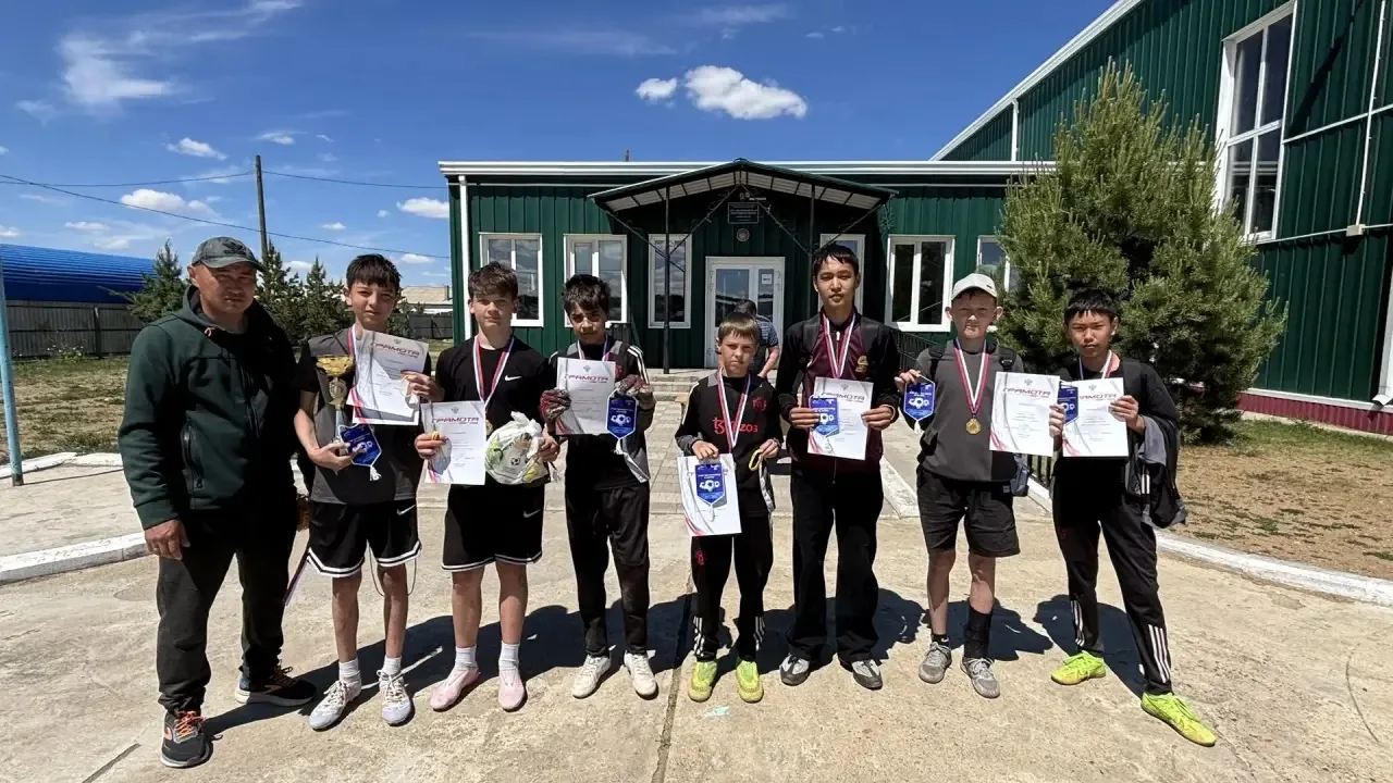 🥇🥈 Гордимся нашими футболистами! 🏆

1 июня стал настоящим праздником спорта и побед для нашей шко