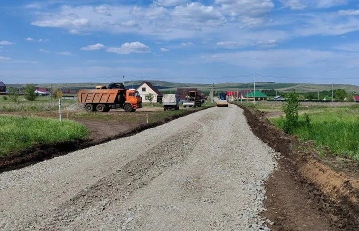 Завершается ремонт дороги по ул. Сарматская в с. Плешаново.