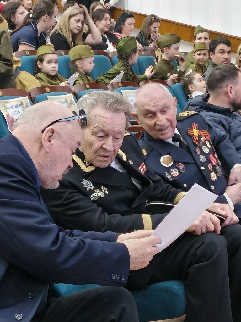 🎤 Вокальная группа «Всплеск» участвует в открытии Городского патриотического фестиваля! 🎤  29 апреля