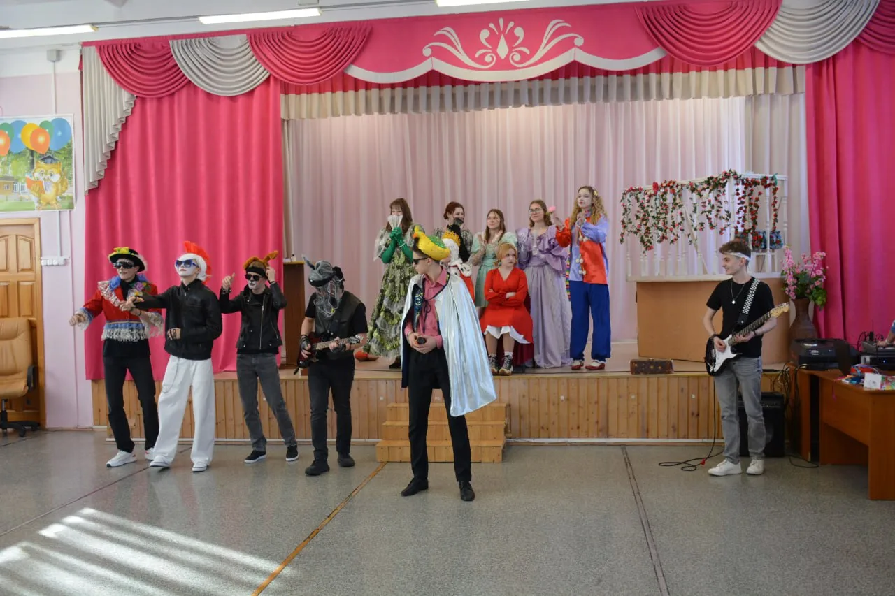 Бременские музыканты: волшебство на школьной сцене! 🎶  Дорогие друзья! Позвольте нам перенести вас о