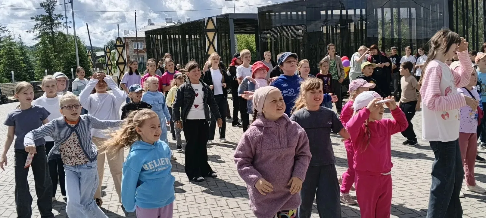 🎉 Праздник детства: открытие оздоровительного лагеря «Летняя карусель» 🎉